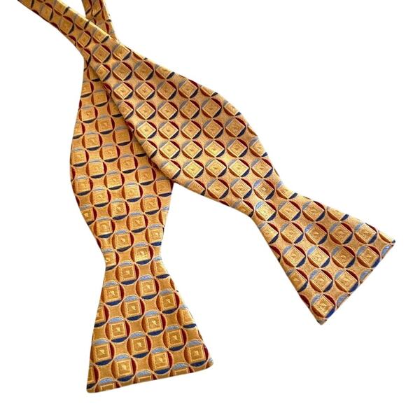 Countess Mara 100% Silk Gold Geometric Patterned Adjustable Bow Tie - Picture 1 of 8
